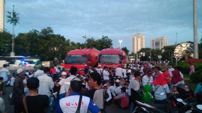 LBH Jakarta Ungkap Kejanggalan Penangkapan Buruh AMT Pembajak Mobil Tangki