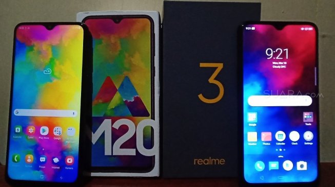 Samsung Galaxy M20 vs realme 3, Berebut Tahta Penguasa Ponsel Mid Range