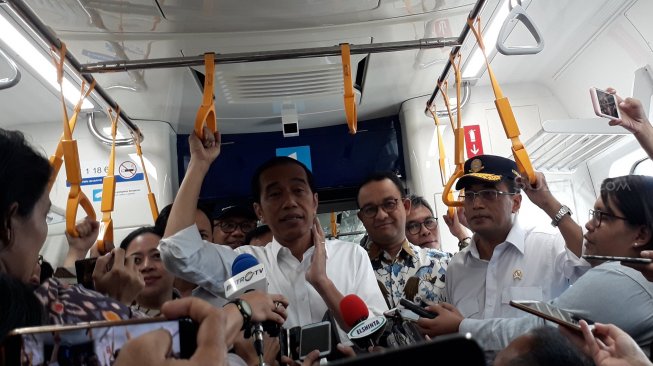 Jajal MRT Bersama Menteri, Jokowi: Ini Adalah Peradaban Baru