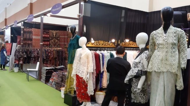 Pameran Adiwastra Nusantara kembali digelar di Jakarta. (Suara.com/Risna Halidi)