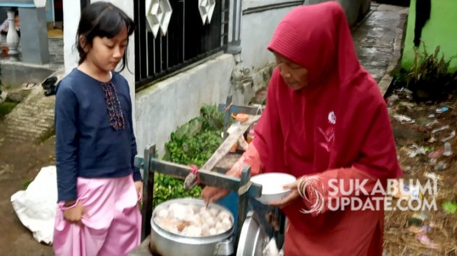 Saminem, Wanita Tangguh Asal Cicantayan Sukabumi Dimata Tetangga