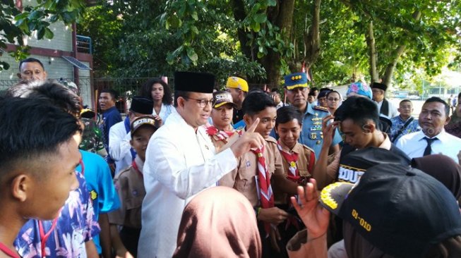 Anies Mau Tambah Alat Pengubah Air Laut Jadi Air Bersih di Kepulauan Seribu