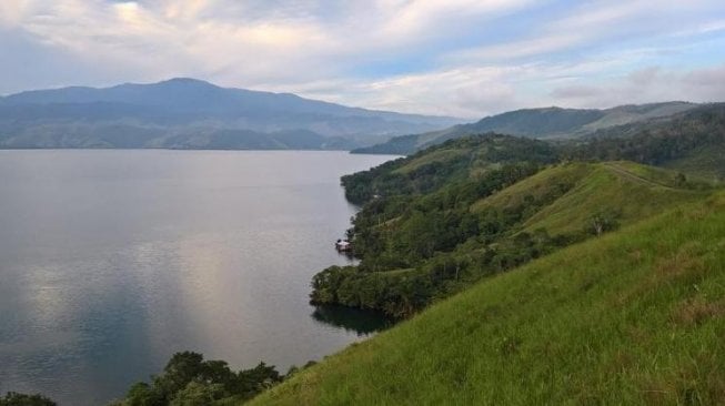 Heboh Makhluk Misterius Muncul di Danau Sentani Sebelum Terjadi Banjir