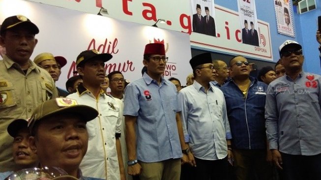 Berpantun di Kampanye Terbuka, Gaya Sandiaga Ketemu Warga Jakarta Utara