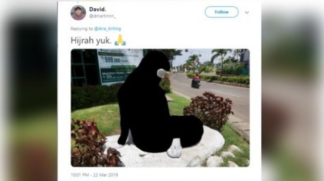 Meme patung Putri Duyung di Ancol. [Twitter]