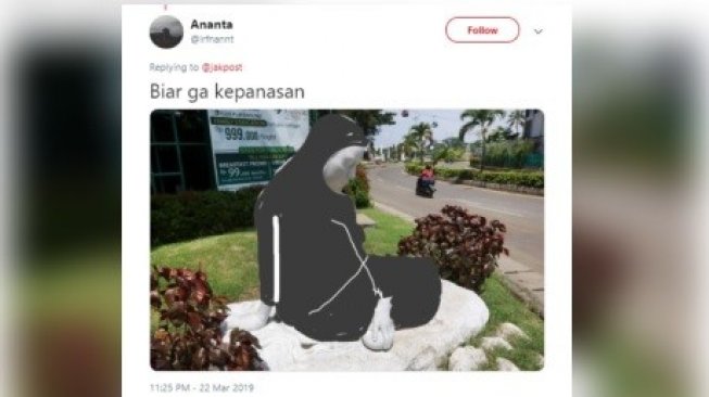 Meme patung Putri Duyung di Ancol. [Twitter]