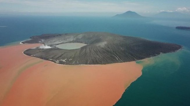 Status Gunung Anak Krakatau Diturunkan Menjadi Level II Waspada