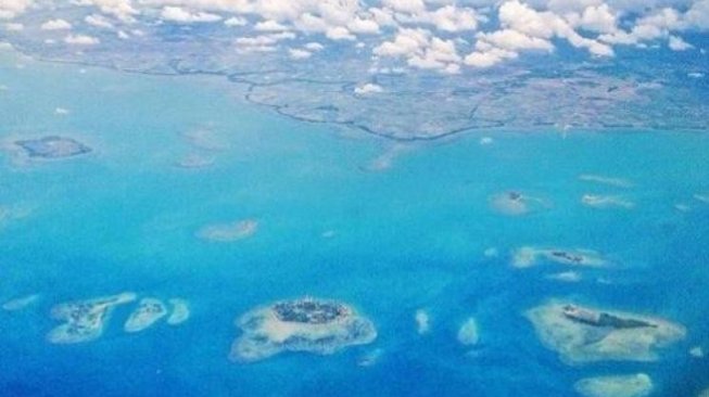 Pemandangan Pulau Podang-podang Ca’di dari atas. (Instagram Visit Sulsel)