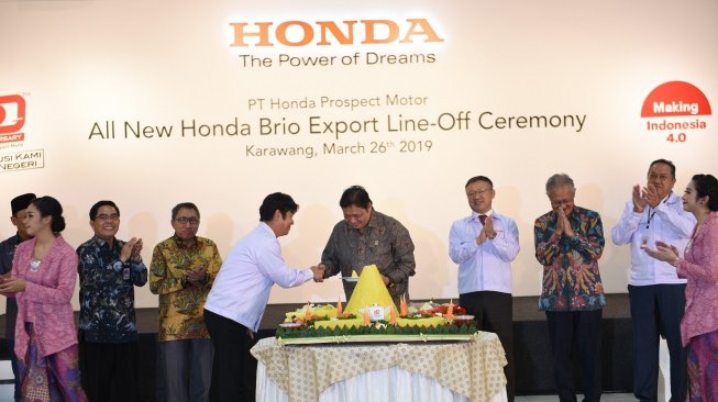 Menteri Perindustrian Airlangga Hartarto menghadiri ulang tahun PT Honda Prospect Motor (HPM) ke-20 di Karawang, Jawa Barat, Selasa (26/3/2019). [Dok Honda Prospect Motor]