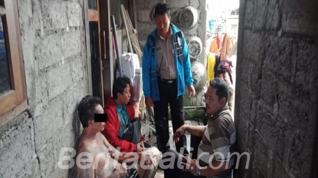 Lelaki Diduga Mabuk Mengamuk di Jalanan, Serang Warga Pakai Pedang