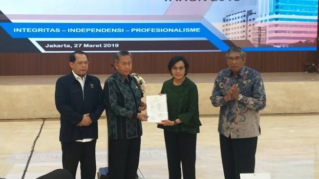 Sri Mulyani Serahkan Laporan Keuangan Pemerintah Pusat ke BPK