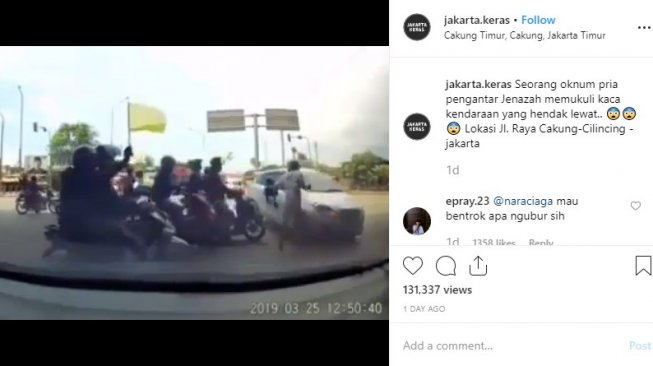 Viral Video Pengantar Jenazah Pukuli Mobil yang Melintas di Jakarta