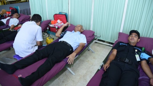 Peduli pada Sesama, DPR Ikut Kegiatan Donor Darah