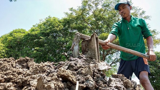 Kuburan tanpa nama di Tempat Pemakaman Umum (TPU) Tegal Alur, Jakarta Barat. (Suara.com/Fakhri)