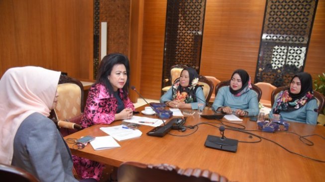 Para Istri Anggota DPR Terima Kunjungan IKKD Kampar