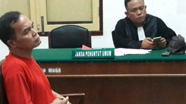 Adopsi Keponakan buat Dicabuli, Guru SMP Divonis 7 Tahun Penjara