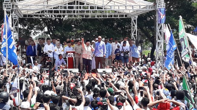Ajak Pendukung Bawa Sarung dan Ketupat, Prabowo: Kita 