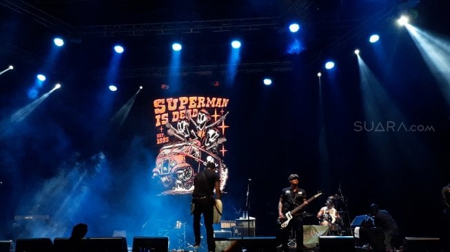 Polisi Tangkap 3 Pencopet HP Saat Konser Superman Is Dead