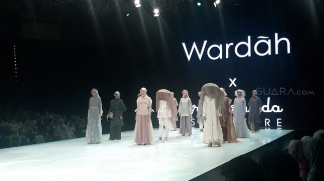 Koleksi Ria Miranda di Indonesia Fashion Week 2019 (Suara.com/ Dinda Rachmawati)