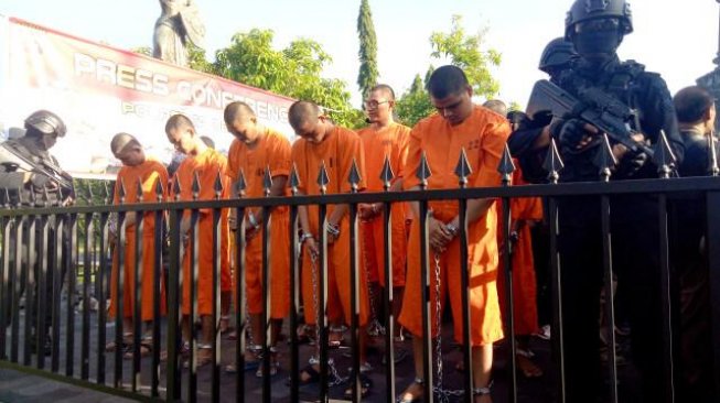 Para Bandar Narkoba Jadi Tontonan Warga di CFD Denpasar