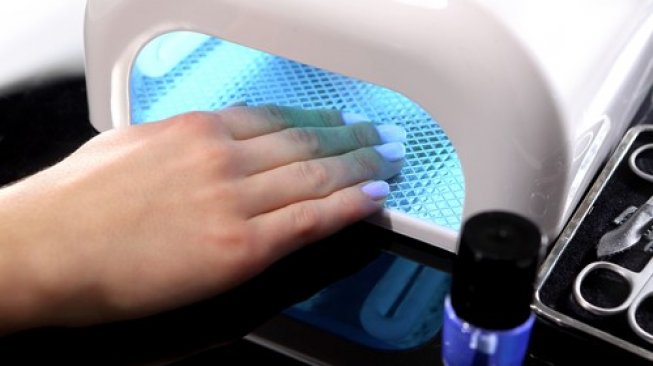Ilustrasi gel manicure. (Shutterstock)