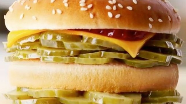 Sambut April Mop, McDonald's Jual Burger Isi Acar