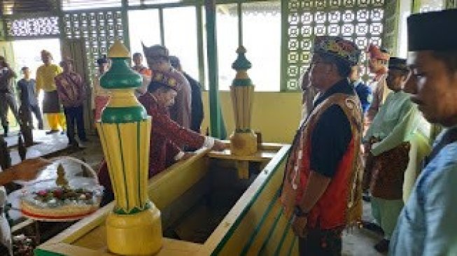 Sambut HUT Sanggau Dengan Ziarah Kemakam-Makam Raja Dan Para Tokoh