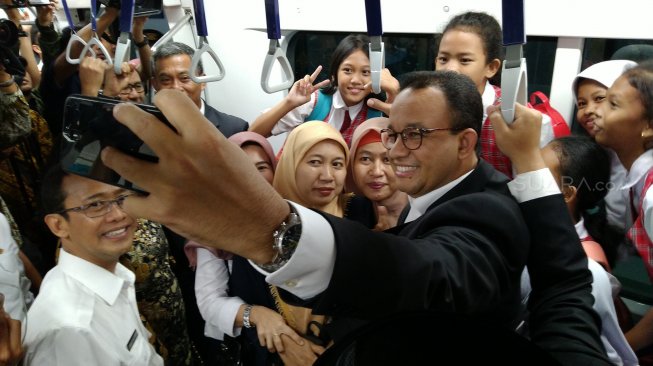 Manjakan Pengguna MRT, Anies Kasih Shuttle Bus dari Parkiran ke Stasiun