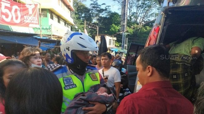 Lahirkan Bayi di Toilet, Wanita Hamil Bikin Heboh Pasar Bogor