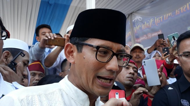 Terharu Terima Sumbangan Dana Kampanye dari Warga, Sandiaga: Ini Amanah