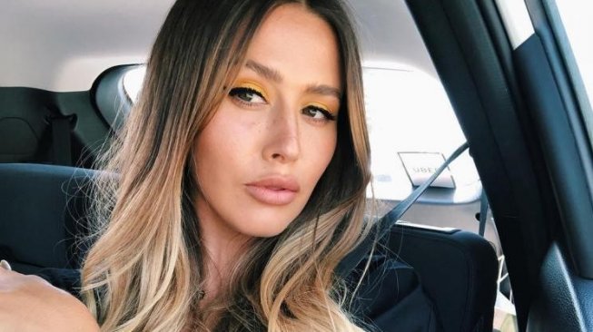 Jangan Ditiru, Influencer Ini Bilang Rokok Bantu Pertahankan Berat Badannya