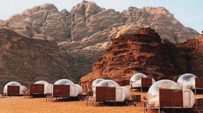 Sensasi Menginap di Hotel Tengah Gurun, Berasa di Mars Lho