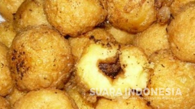Kue Jemblem Mulai Hilang Digilas Zaman