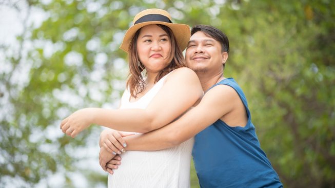 Ilustrasi pasangan gemuk bahagia. (Shutterstock)
