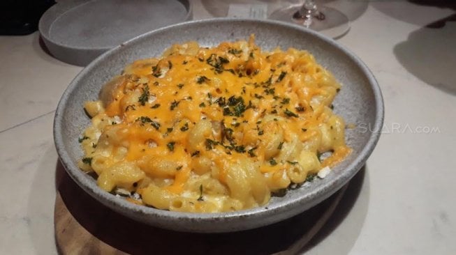 Truffle Mac n Cheese di Wine Cellar. (Suara.com/Risna Halidi)