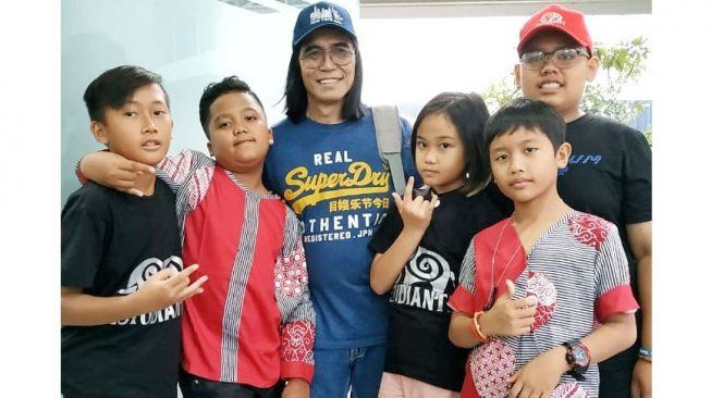 Band Anak-anak Asuhan Tantri Kotak Dipuji James F Sundah