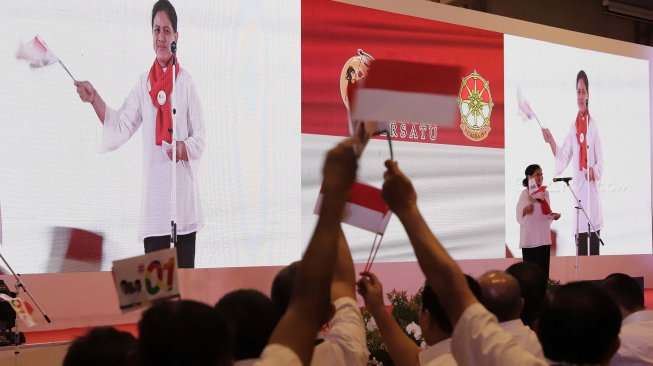 Iriana Joko Wododo, saat bertemu dengan Srikandi Nusantara Bersatu sekaligus Deklarasi Capres-Cawapres #01 Jokowi-Ma’ruf Amin di Discovery Hotel, Ancol, Jakarta, Minggu (7/4).   [Suara.com/Oke Atmaja]