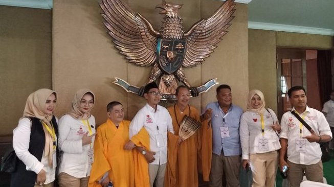 foto diduga biksu gadungan yang hadiri kampanye Prabowo di GBK (Twitter)