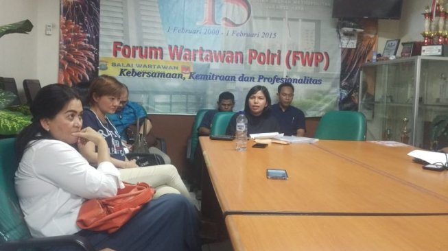 Puluhan Korban Penipuan Penukaran Mata Uang Asing Sambangi Polda Metro Jaya