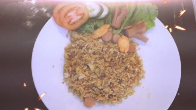 Anak Irfan Hakim Bagikan Resep Nasi Goreng Kesukaan Ayahnya, Cobain Yuk!