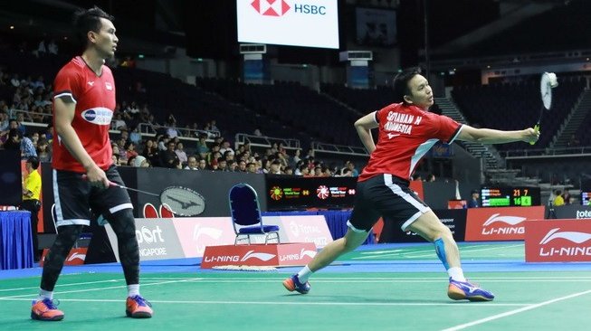 Pasangan ganda putra Indonesia, Hendra Setiawan/Mohammad Ahsan, melaju ke babak kedua Singapore Open 2019 usai menumbangkan kompatriotnya, Wahyu Nayaka Arya Pangkaryanira/Ade Yusuf Santoso, Selasa (9/4/2019). [Humas PBSI]