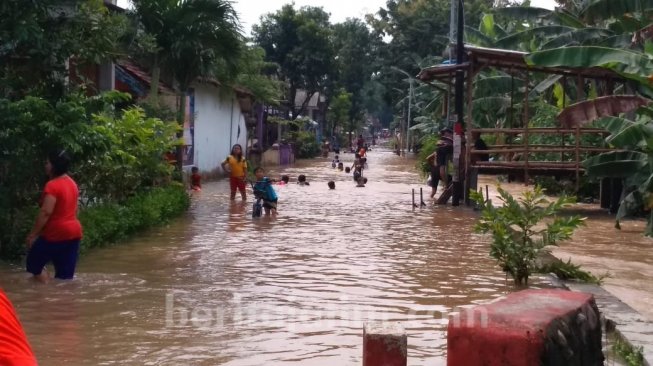 Hujan Deras, Banjir Akibat Luapan Sungai di Jombang Meluas