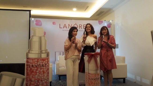 Lanore luncurkan serum dengan dua manfaat bagi kulit wajah. (Suara.com/Dinda Rachmawati)