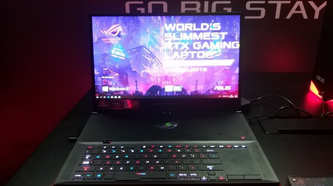 Laptop gaming Asus ROG Zephyrus GX701 diperkenalkan di Jakarta, Rabu (10/4/2019). [Suara.com/Lintang Siltya Utami]