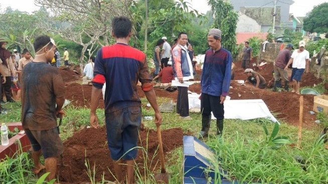 Mengabdi Jadi Guru Ngaji, Jasad Mak Inah Utuh Meski Terkubur Puluhan Tahun