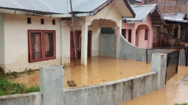 Banjir Di Padang, Puluhan Rumah Terendam