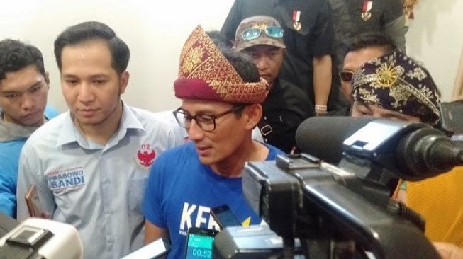 Tak Mau Jabatan dari Prabowo, Sikap UAS buat Hati Sandiaga Meleleh