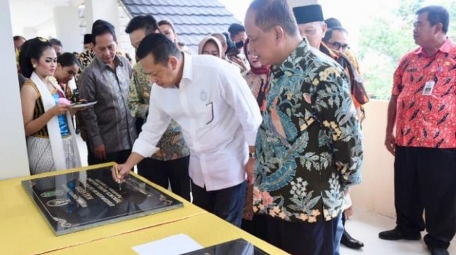 Ketua DPR Resmikan Perpustakaan KALVERD Unperba di Jawa Tengah