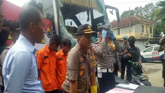 Tertangkap! Ini Identitas 2 Pelempar Batu Sebabkan Bus Eka Kecelakaan.