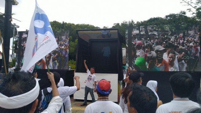 Jokowi Mendadak Pidato di Luar GBK Bikin Massa Histeris, Ternyata Cuma Ini